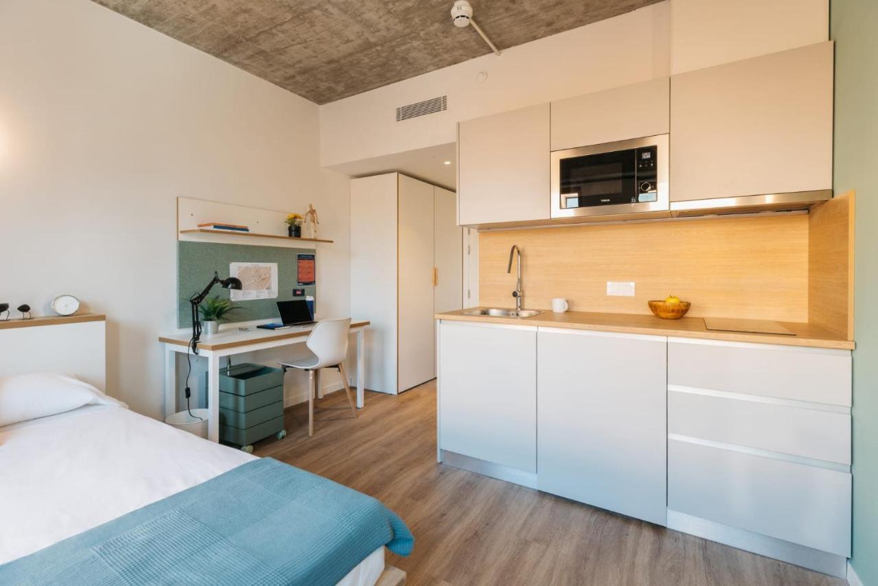 For Students Studying In Barcelona Only - Stunning Spacious Studios And Private Rooms At Pallars Student Accommodation Ngoại thất bức ảnh
