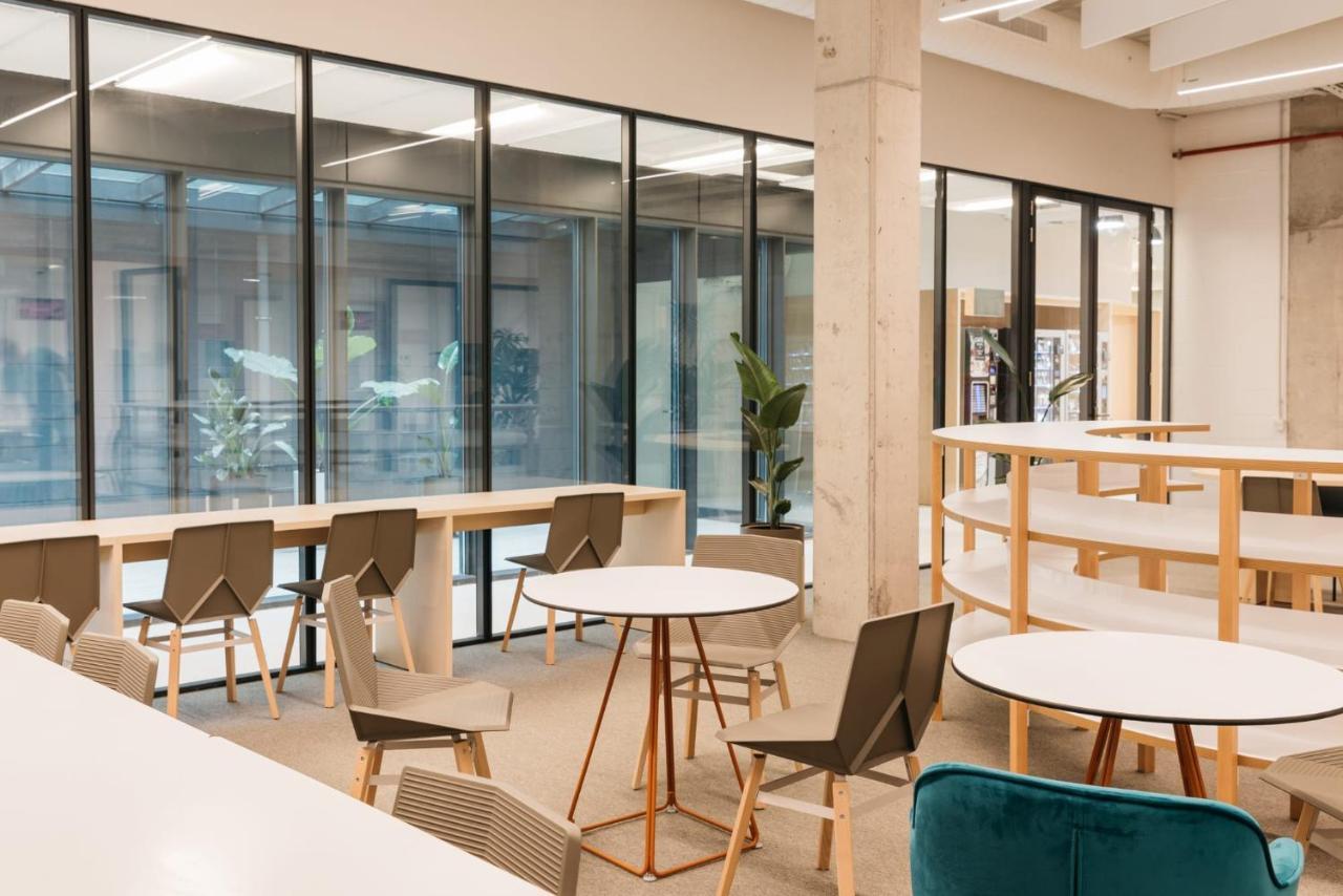 For Students Studying In Barcelona Only - Stunning Spacious Studios And Private Rooms At Pallars Student Accommodation Ngoại thất bức ảnh